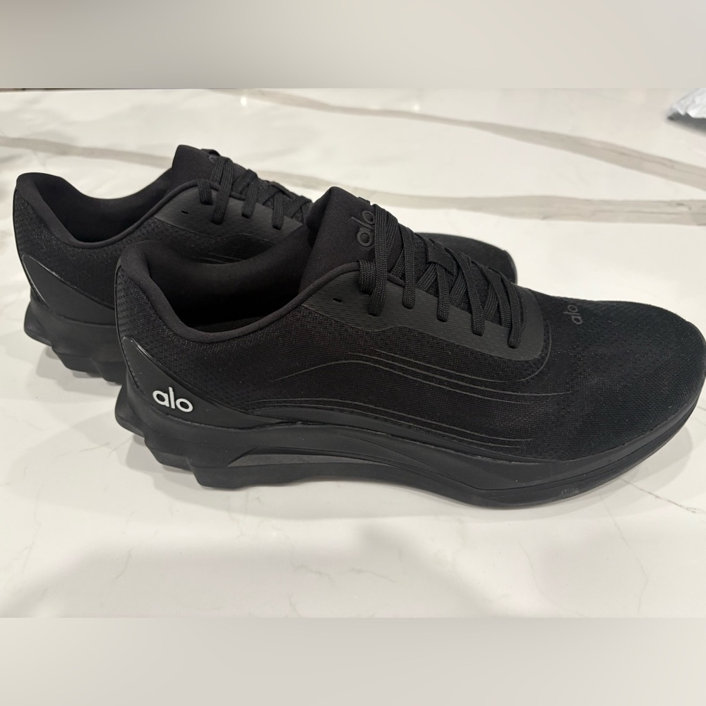 ALO Yoga Men's Black Athletic Shoes